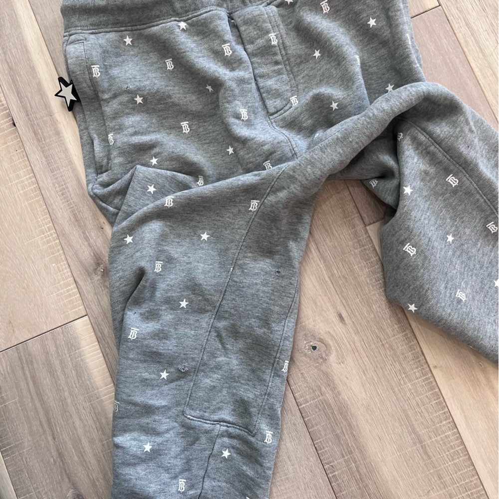 10Y Burberry Unisex Gregory Star Print Jogger & 
12Y Sweatshirt TB Monog… - Picture 16 of 16